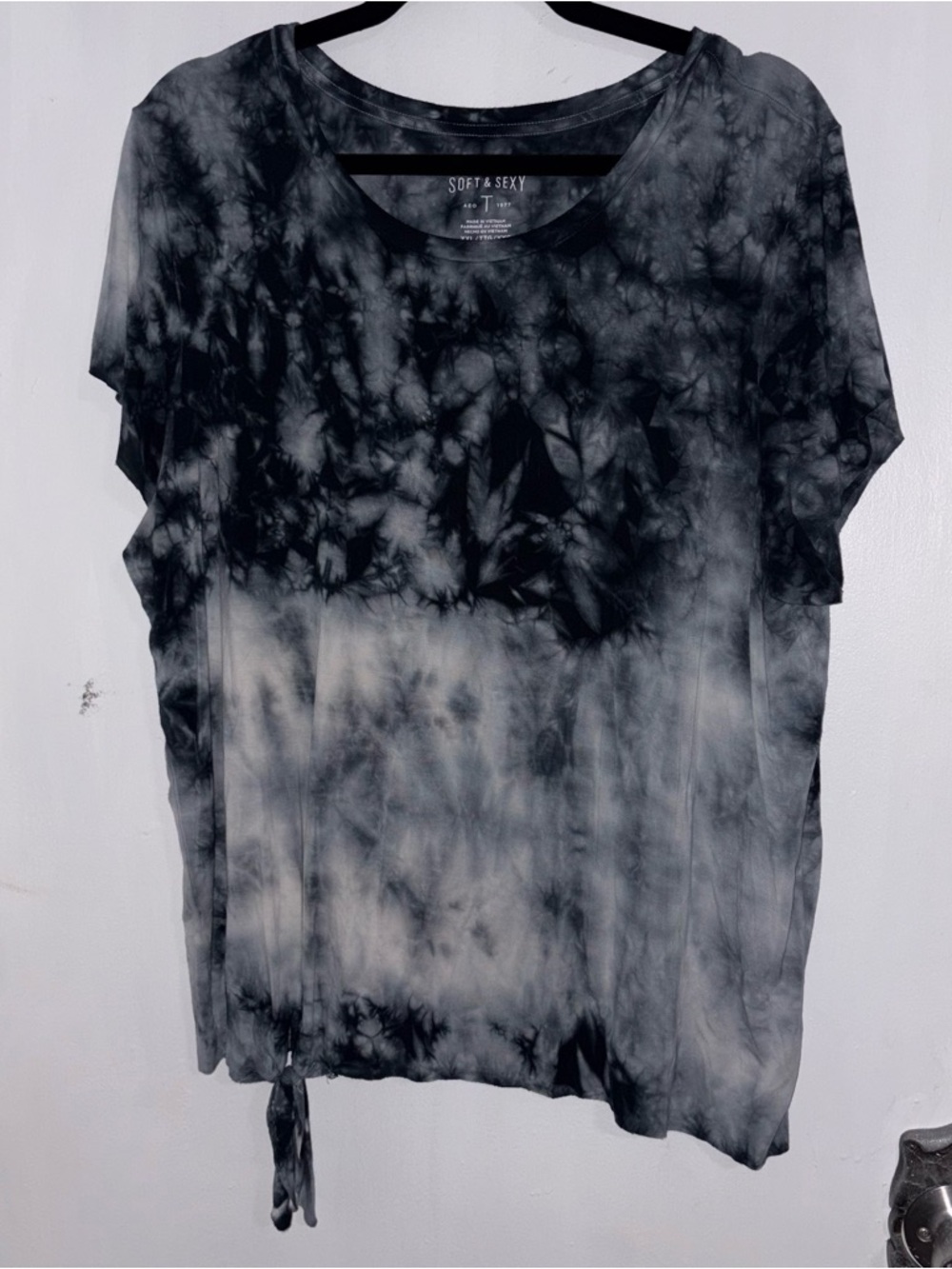 American Eagle Outfitters Black & Gray Tie-Dye Short Sleeve Top